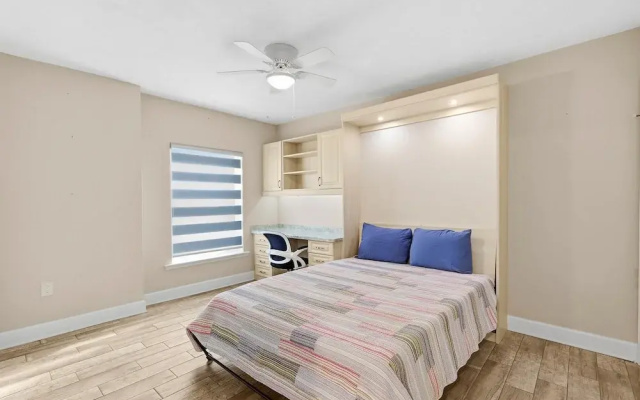 Dimucci Tower 404