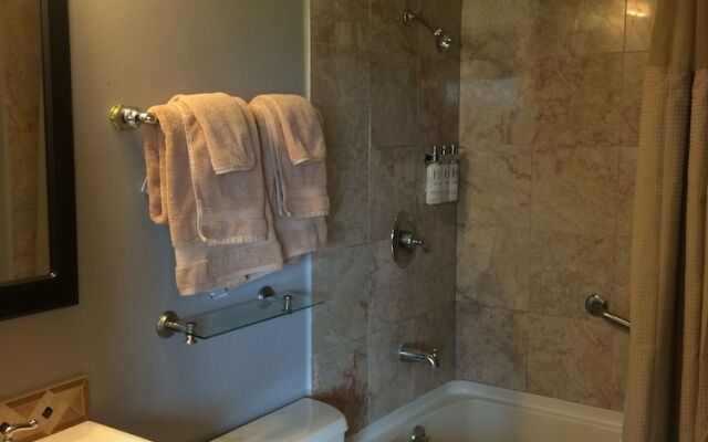 The Bluff on Whidbey B&B