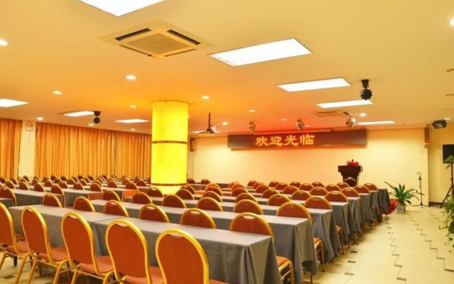 Purple Attic Holiday Hotel