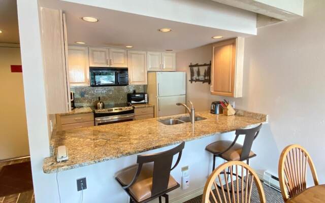 #106 Vail International