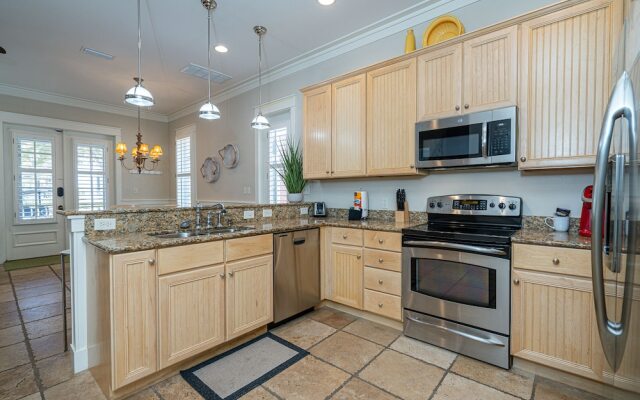 Sandestin Bungalo 46: Golf Cart, Pool, Beach