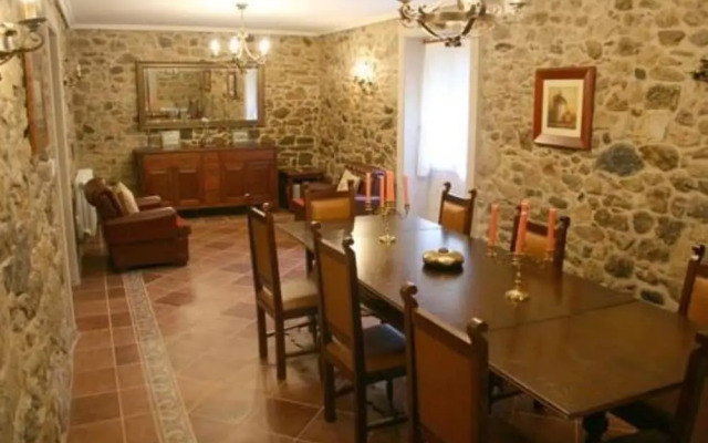 A Estrada 100126 6 Bedroom Holiday home By Mo Rentals