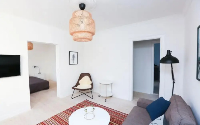 Beautiful Two-bed Apartment