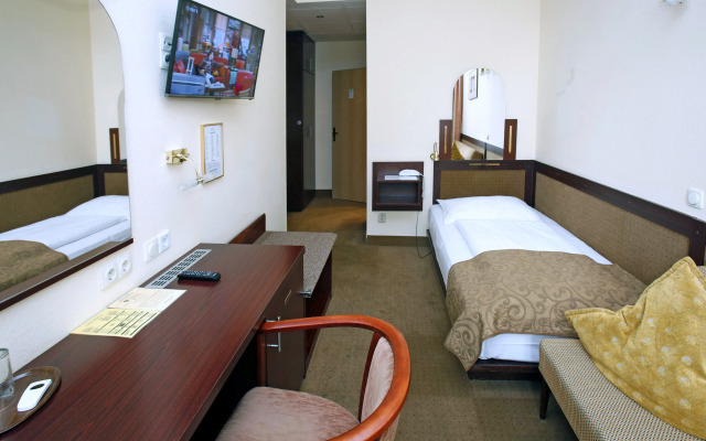 Continental Hotel-Pension