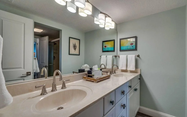 Jetty East Condominiums