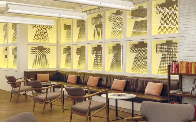 H10 Universitat Hotel