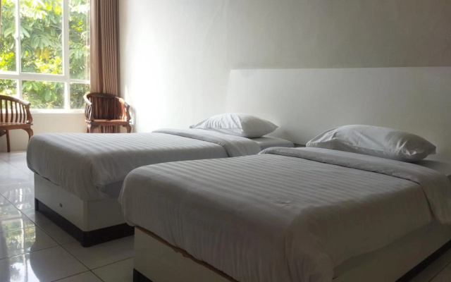 Hotel Kencana Jaya by ZUZU – Guest Rooms – Jepara