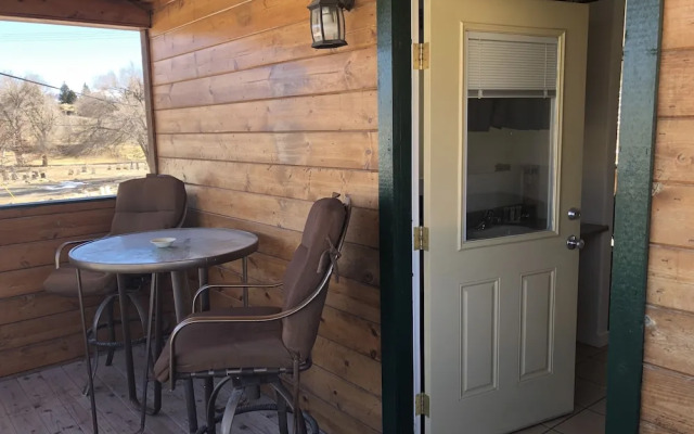 Rustic Inn Motel