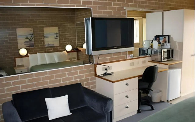 Grand Manor Motor Inn - Queanbeyan