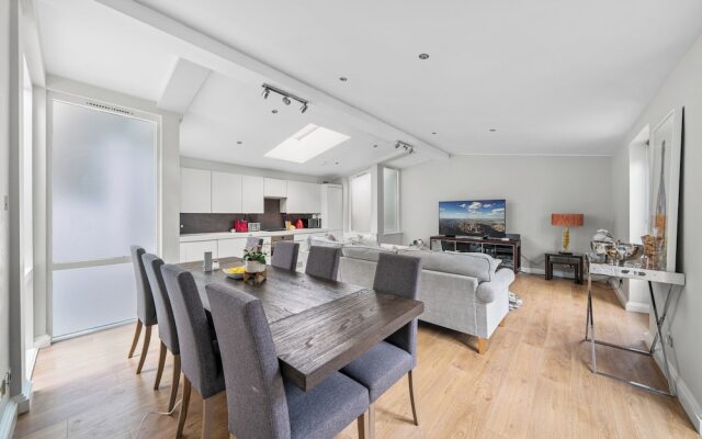 Captivating 3-bed House in London Holland Park