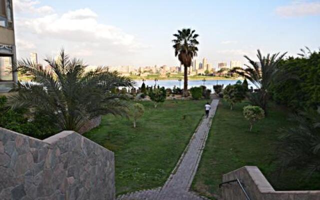 Abraj Alkhaleeg On Nile