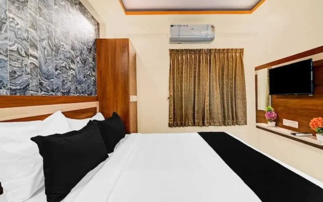 Hotel Karnataka Suites