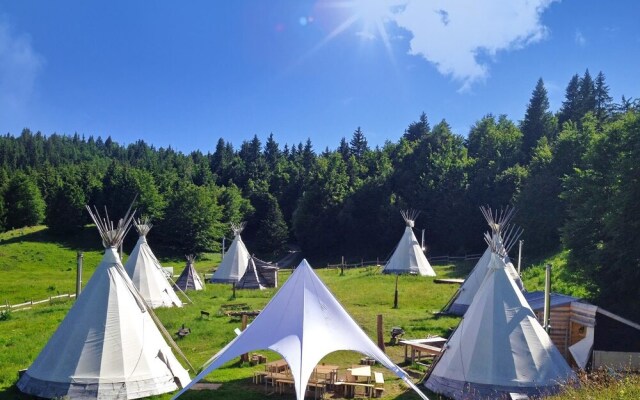 Village Tipi