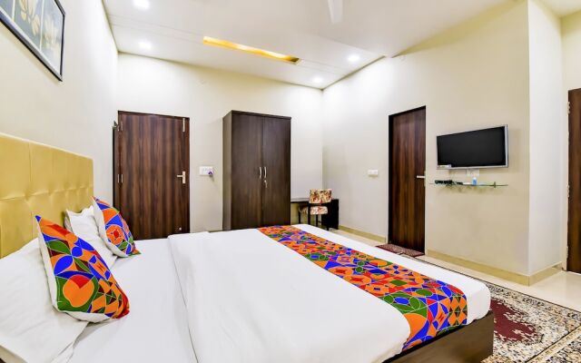 The Castle Homestay by FabHotel