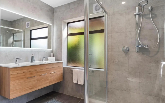 Choice Wharewaka - Taupo Holiday Home