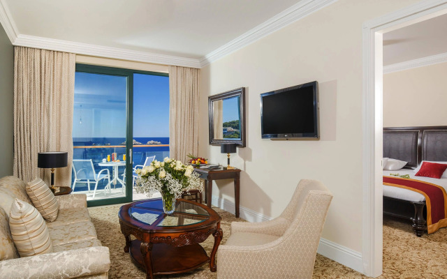 Royal Princess Hotel