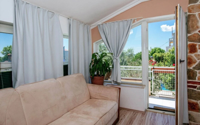 Cozy Holiday Home in Zadar with Swimming Pool