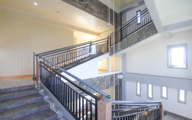 Airy Cihaurgeulis Surapati 235 Bandung