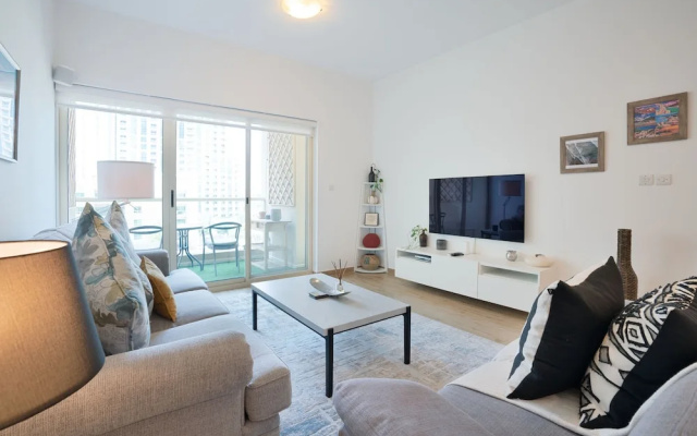 Luxurious Apt with Balcony The Greens Dubai