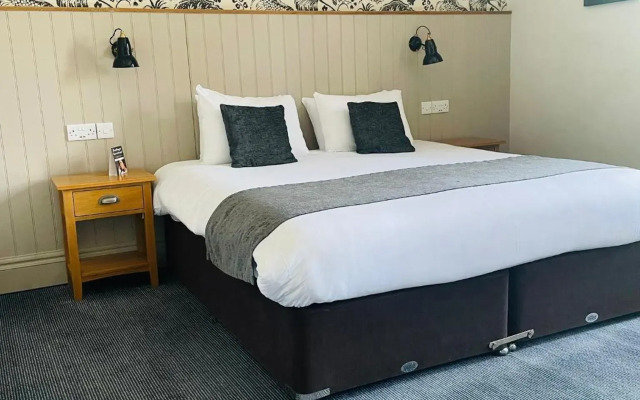 The Cedars Inn by Greene King Inns