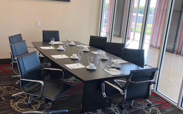 Holiday Inn Louisville Airport - Fair/Expo by IHG