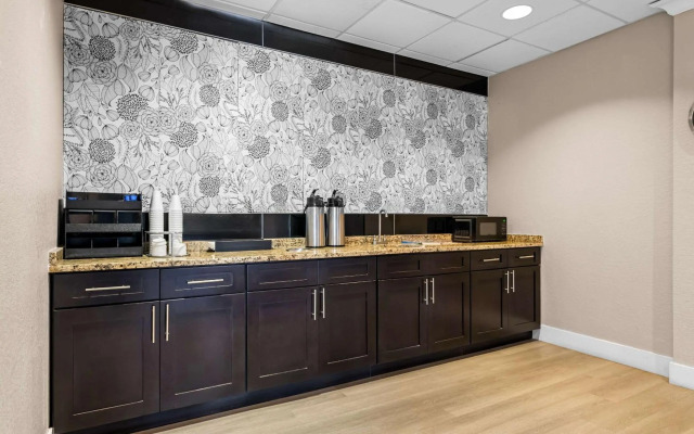 Townhouse Orlando West (ex.Red Roof Inn Orlando West - Ocoee)
