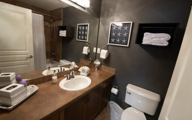 Stylish Ground Level Suite at Playa #145