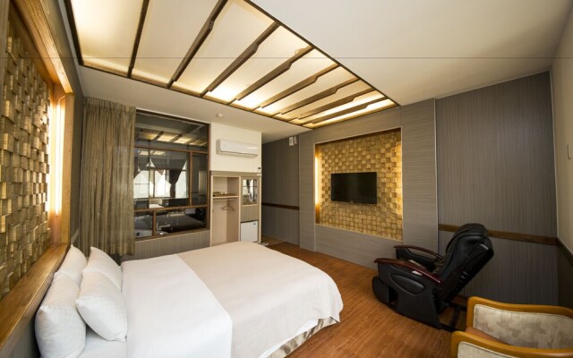 Jiayuam Motel