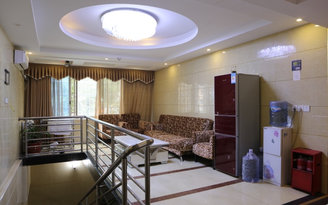 Changsha Hongji Express Hotel (West Bus Station Business University)