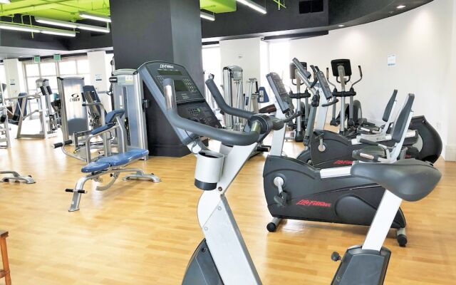 Castle at Ala Moana Hotel