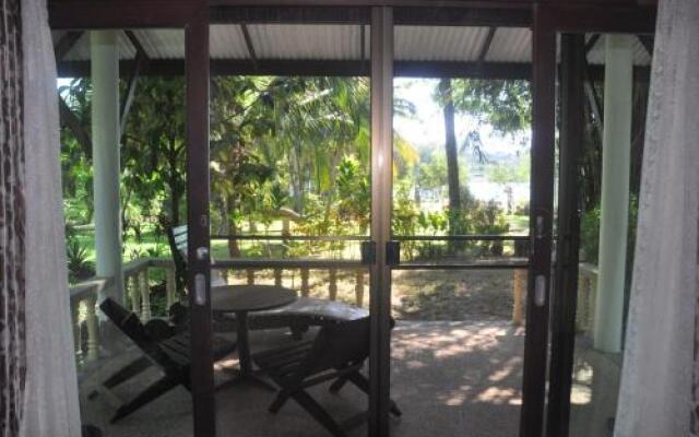 Lake View Bungalows
