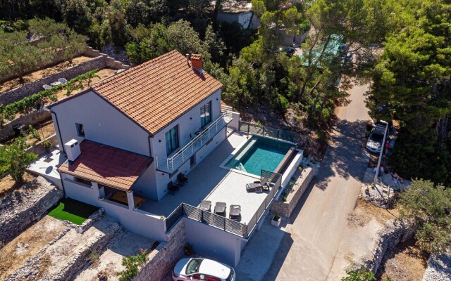 Stunning Home in Blato With Wifi, 3 Bedrooms and Outdoor Swimming Pool