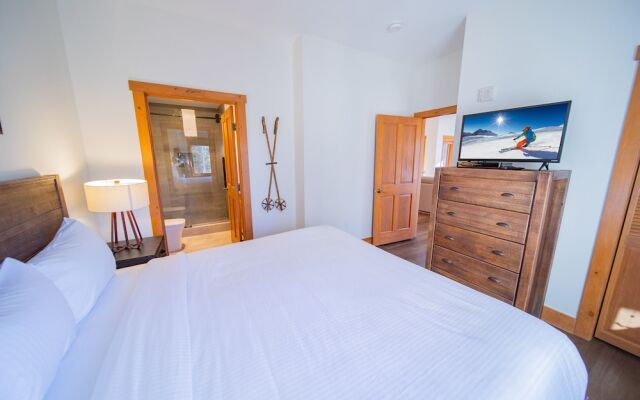 Expedition Station 8561 by SummitCove Vacation Lodging