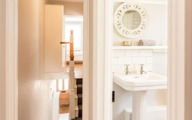 The Romsey Lofthouse - Charming & Bright 3BDR Home