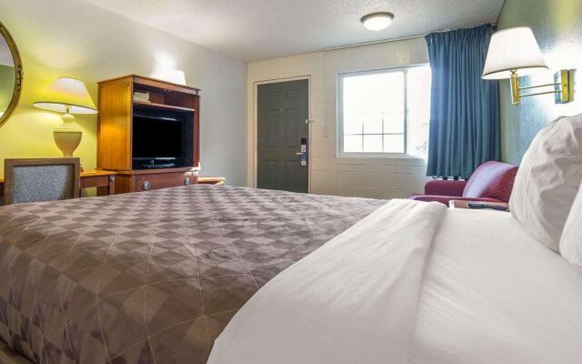 Motel 6 Hermison, OR - Umatila