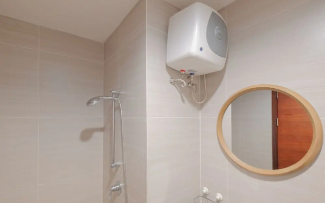 Cozy And Minimalist Studio At West Vista Apartment