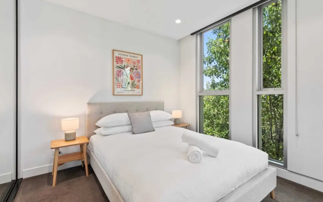 Chic 2-bed With Free Parking in South Yarra – Guest Rooms – Melbourne