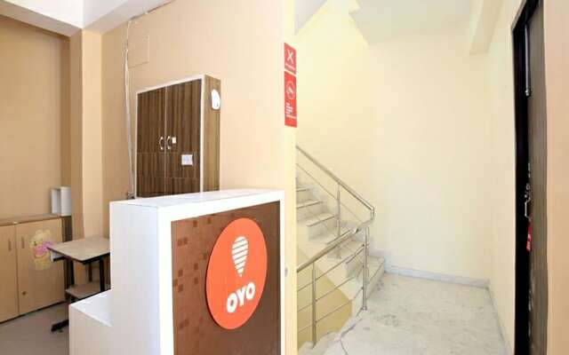 OYO 12379 Hotel Riyasat