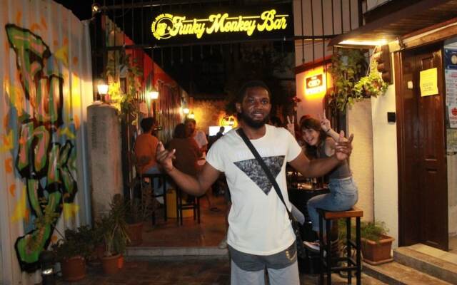 Funky Monkey Hostel & Pub Antalya - Adults Only