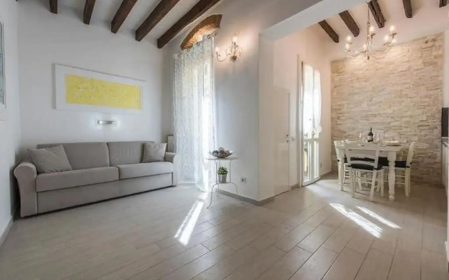 Cozy apartment with gym