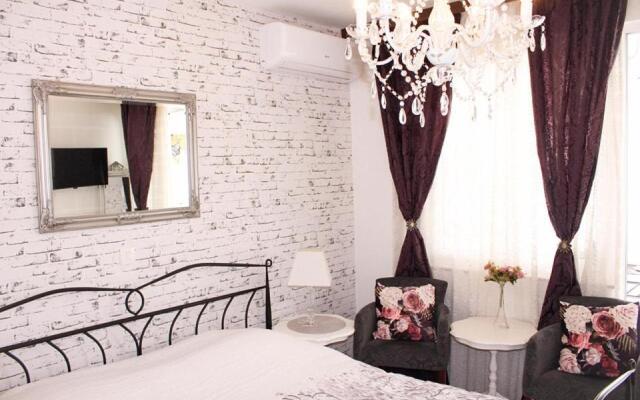 Bella Elia Apartment