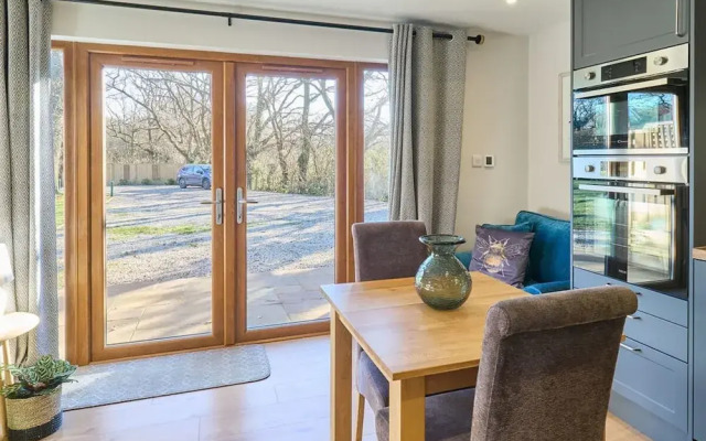 Host Stay Willow Barn