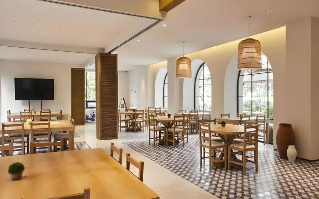 O. LIVE Social Shanghai Xinzhuang Subway Station