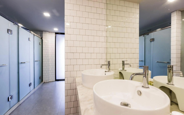 Snoozz Hotel - Hostel