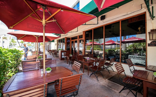 Norman's Hotel and Dining