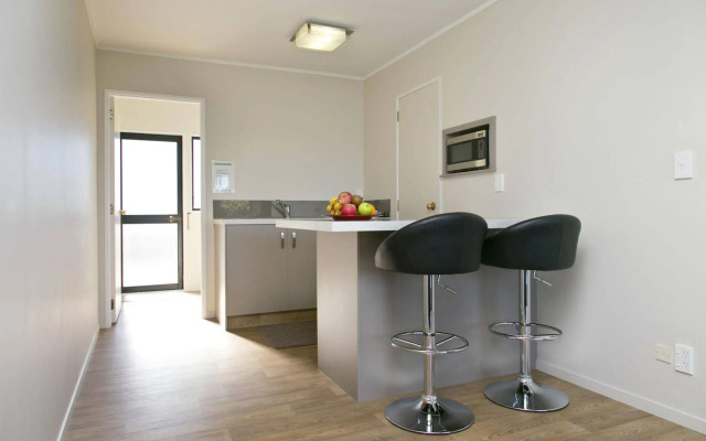 Le Chalet Suisse Motel Apartments