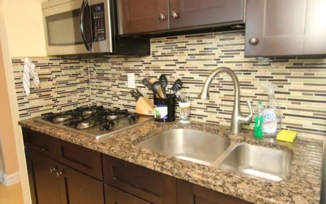 Renaissance Properties - 2135 Walnut