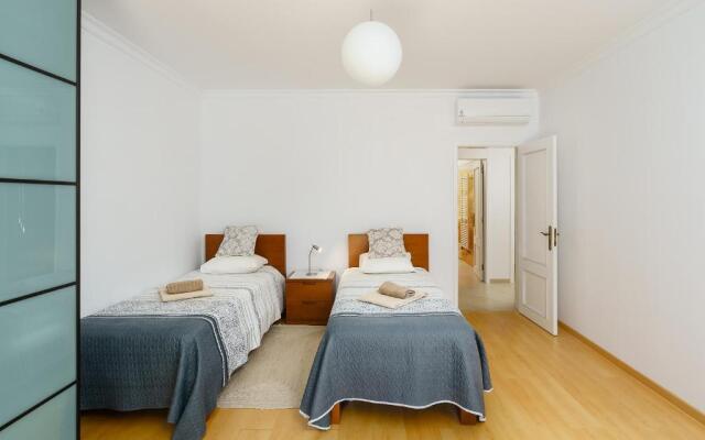 Exclusive Villa Toulouse with pool in Falesia Algarve