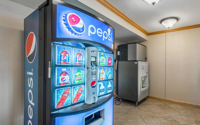 Cardinal Inn & Suites