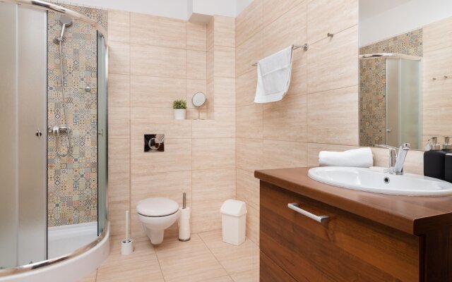 Willa 4 Pory Roku Apartment by Renters
